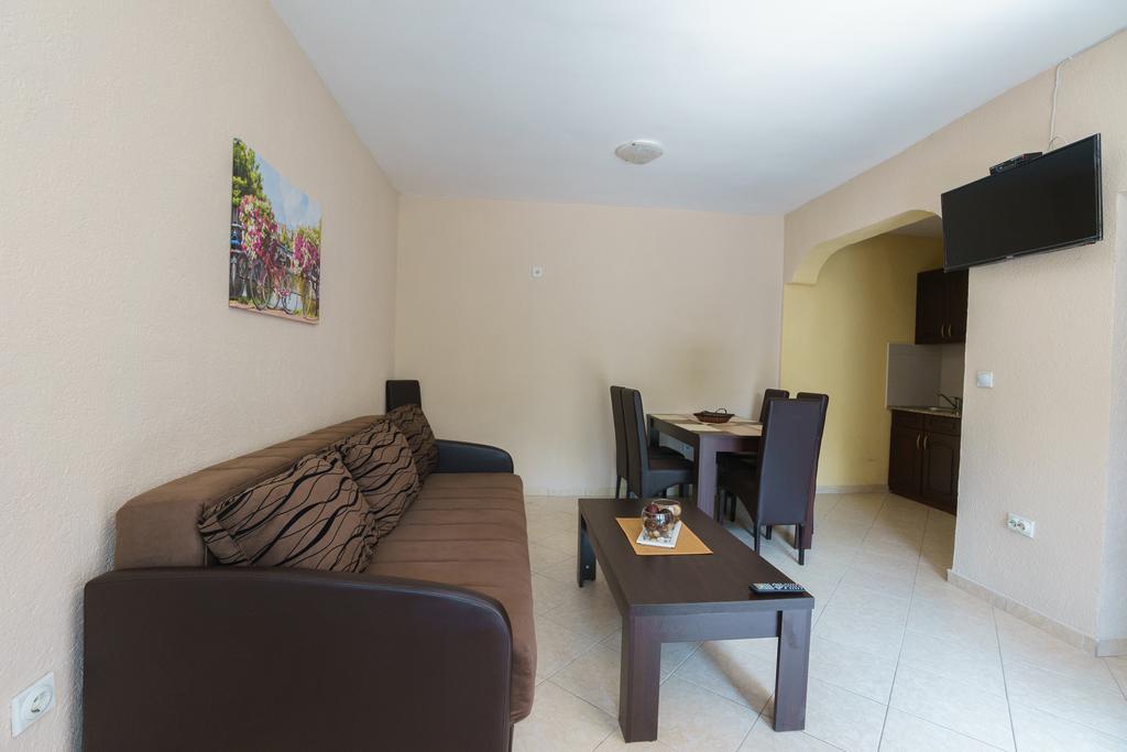 באר Apartments Lora מראה חיצוני תמונה