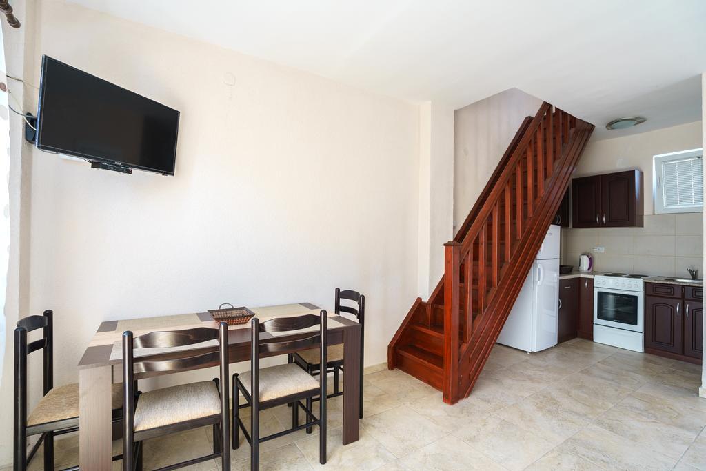 באר Apartments Lora מראה חיצוני תמונה